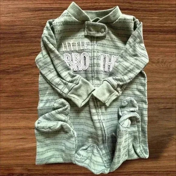 Like new. 3mo Carter’s Two Way zip “Little Brother” footie. Discount w bundle! - Picture 4 of 8